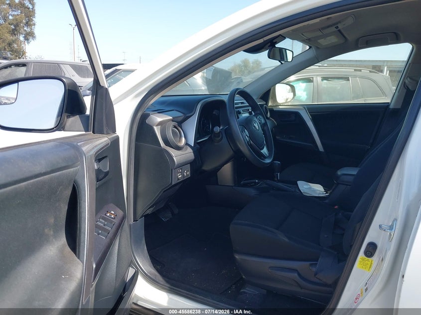 2017 TOYOTA RAV4 LE — Photo 18
