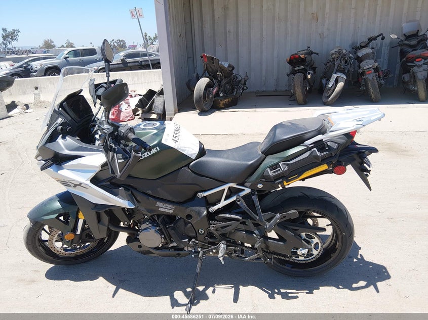2024 Suzuki Gsx1000 Gx VIN: JS1EK14D1R7100237 Lot: 45586251