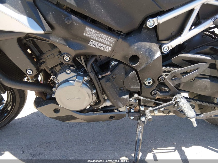 2024 Suzuki Gsx1000 Gx VIN: JS1EK14D1R7100237 Lot: 45586251
