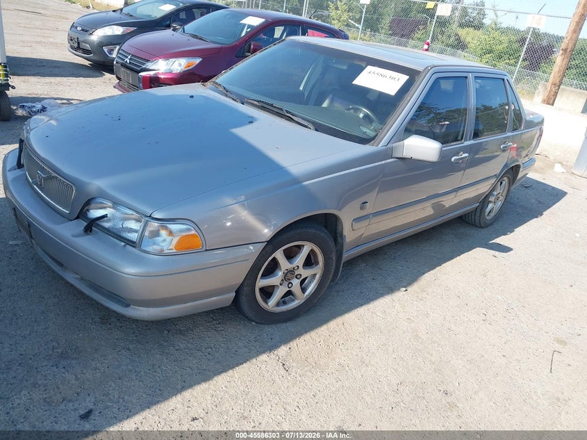 1999 VOLVO S70 auction photo 2