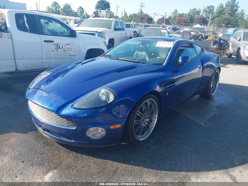 2002 ASTON MARTIN V12 VANQUISH COUPE 6.0L V-12 DOHC, 460HP