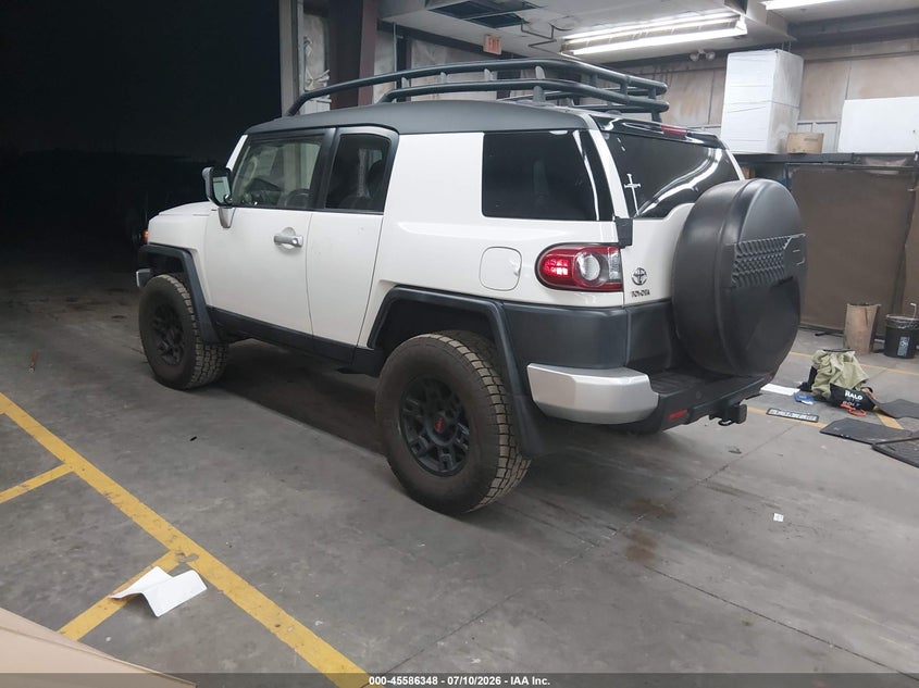 2014 TOYOTA FJ CRUISER auction photo 3