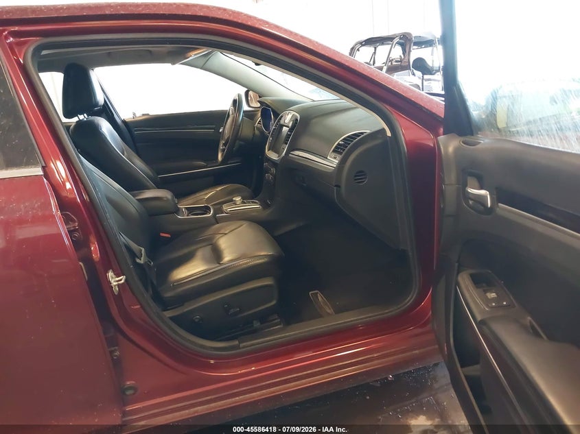 2016 CHRYSLER 300 auction photo 5