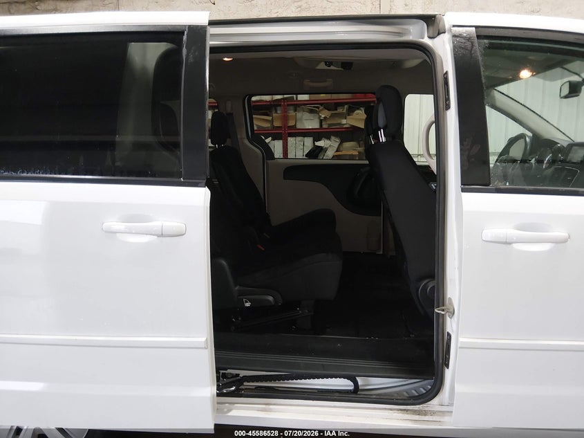 2017 DODGE GRAND CARAVAN auction photo 8