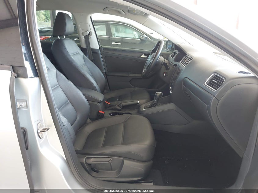 2012 VOLKSWAGEN JETTA auction photo 5