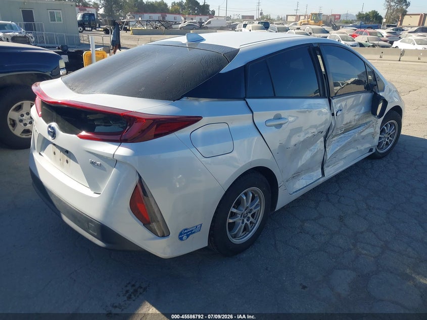 2021 TOYOTA PRIUS PRIME auction photo 4