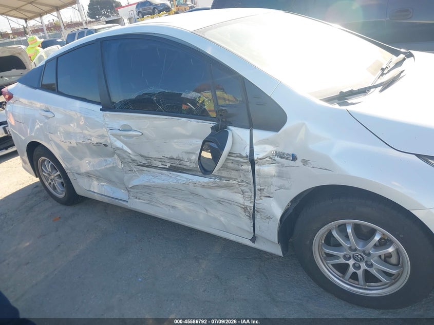 2021 TOYOTA PRIUS PRIME auction photo 6