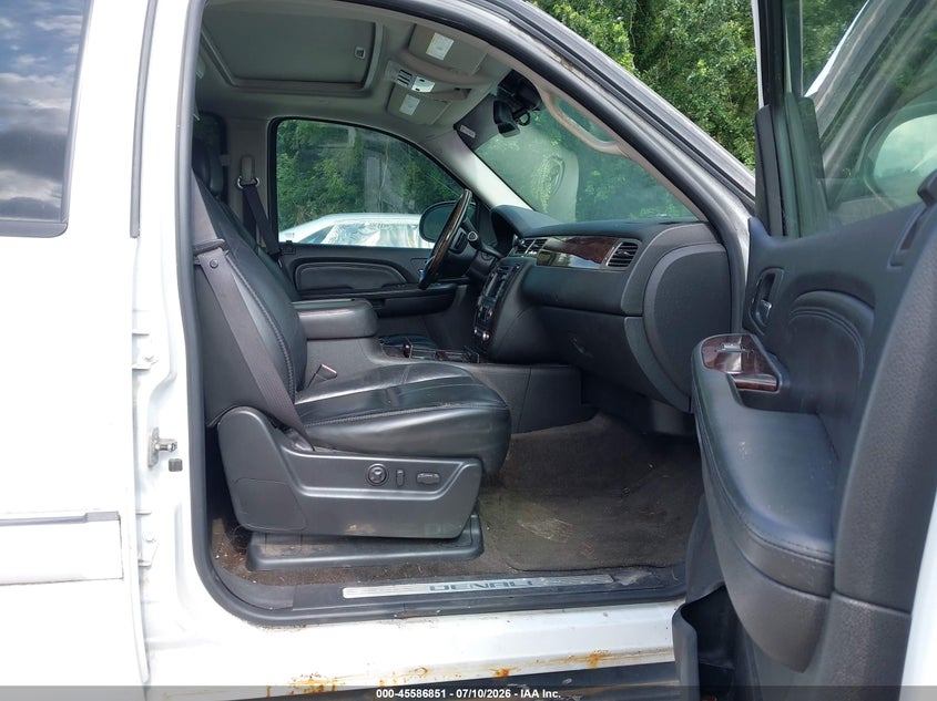2007 GMC YUKON DENALI auction photo 5
