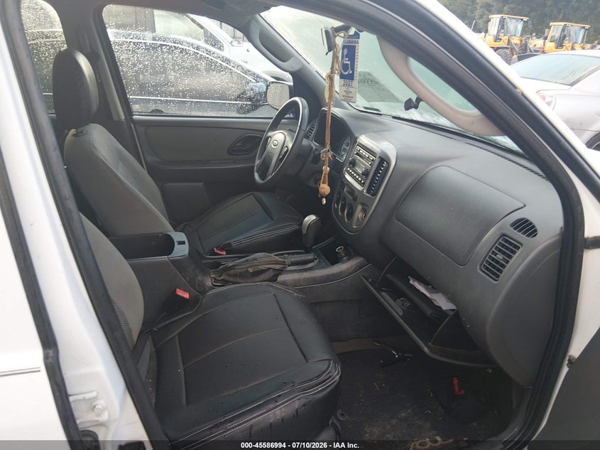 2005 FORD ESCAPE auction photo 5