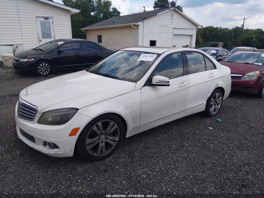 2010 Mercedes-Benz C 300 Luxury/Sport, Обычный износ, IAAI, VIN WDDGF5EB3AR102111 — фото 2