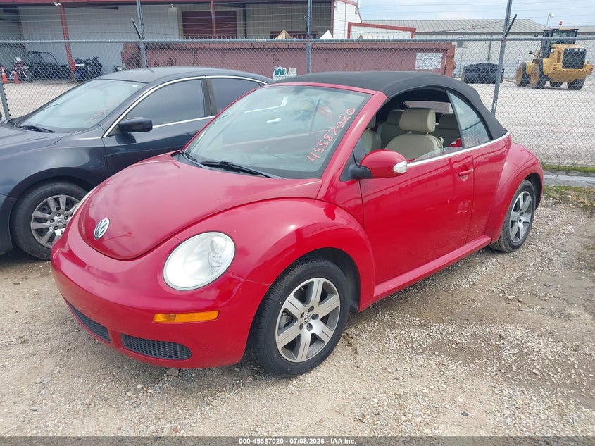 2006 VOLKSWAGEN NEW BEETLE auction photo 2