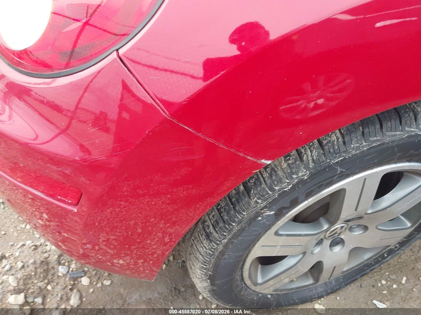 2006 VOLKSWAGEN NEW BEETLE auction photo 6