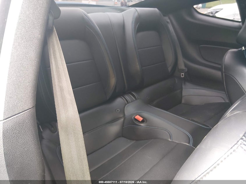 2019 FORD MUSTANG auction photo 8