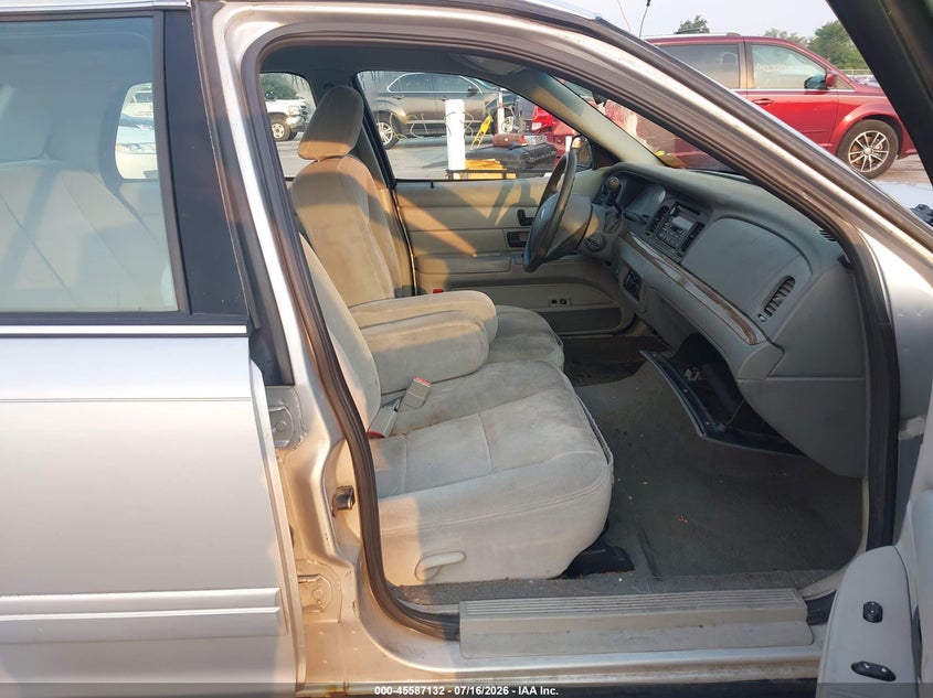 2003 Ford Crown Victoria Standard VIN: 2FAFP73WX3X149364 Lot: 45587132