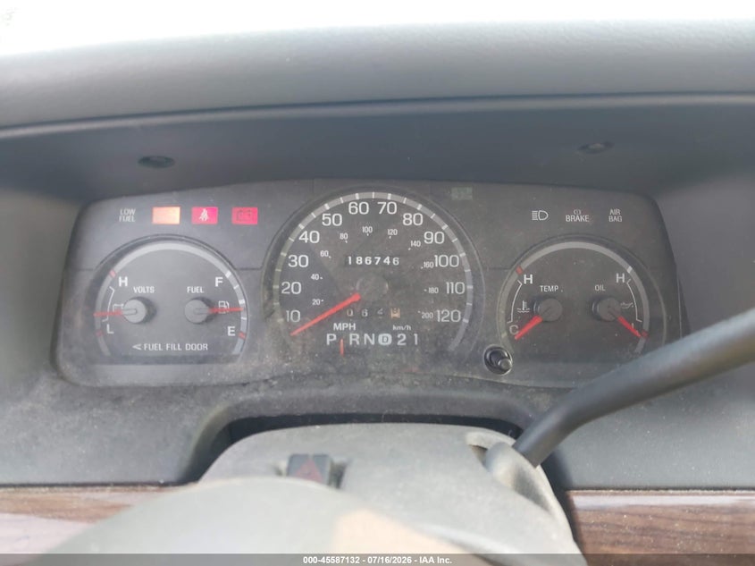 2003 Ford Crown Victoria Standard VIN: 2FAFP73WX3X149364 Lot: 45587132