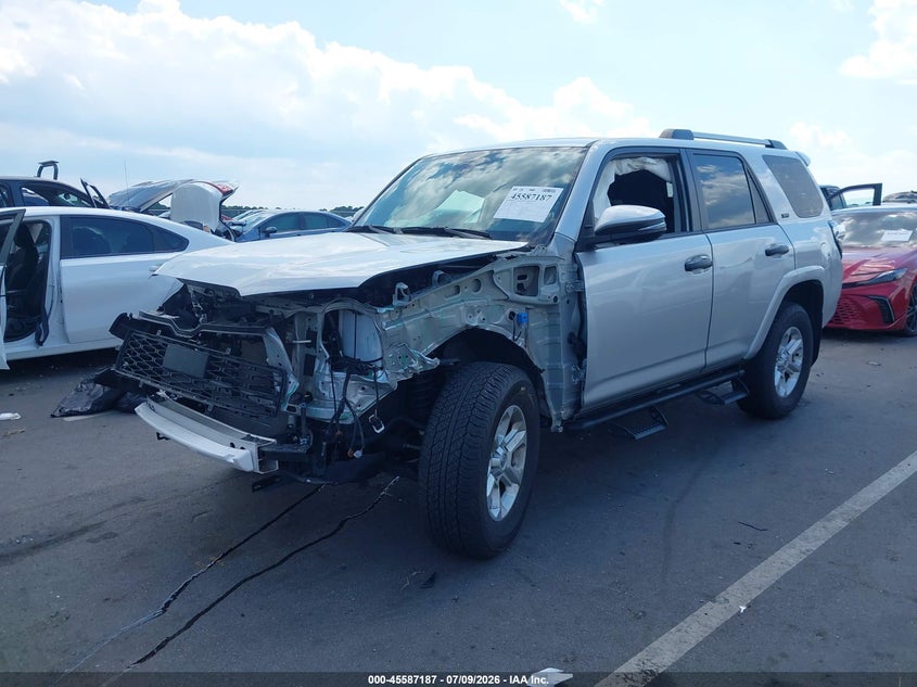 2024 TOYOTA 4RUNNER auction photo 2