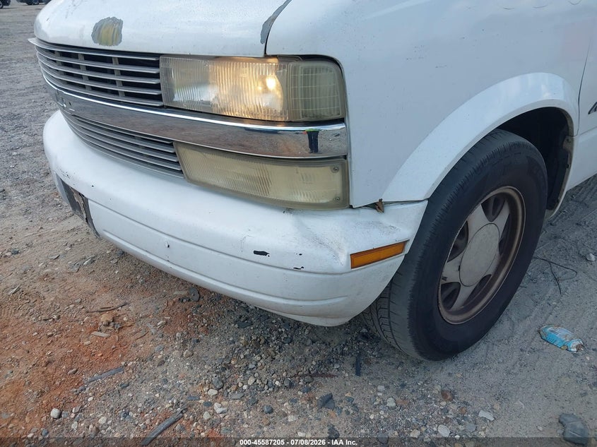 1998 Chevrolet Astro Upfitter Pkg. VIN: 1GBDM19W7WB101153 Lot: 45587205