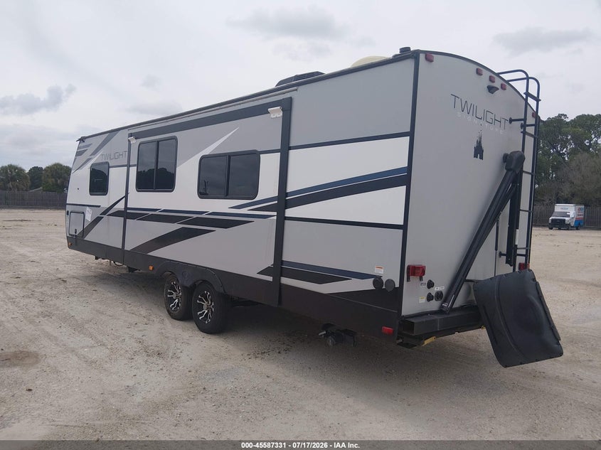 2021 CRUISER TWILIGHT SIGNATURE auction photo 3