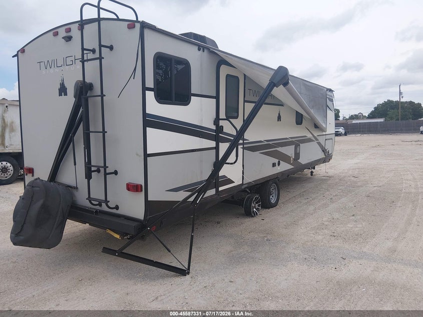 2021 CRUISER TWILIGHT SIGNATURE auction photo 4