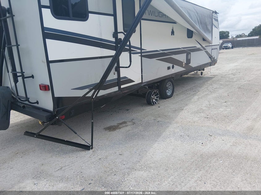 2021 CRUISER TWILIGHT SIGNATURE auction photo 6