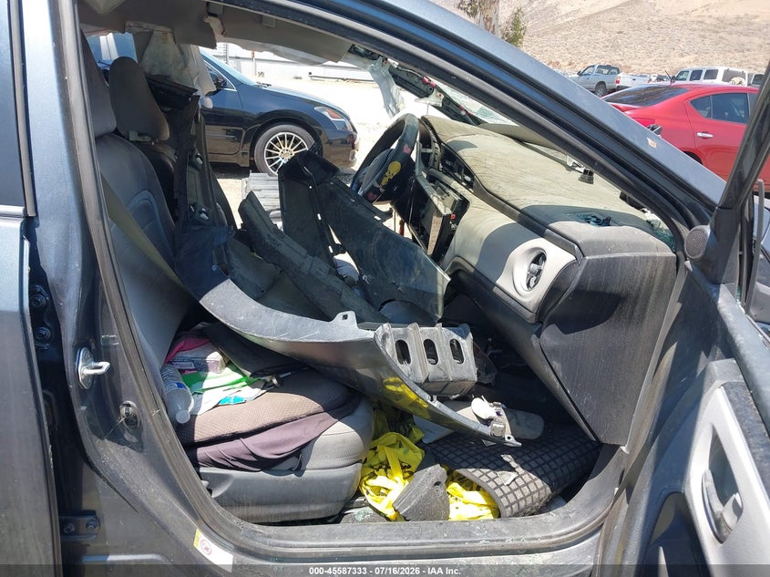 2017 TOYOTA COROLLA auction photo 5