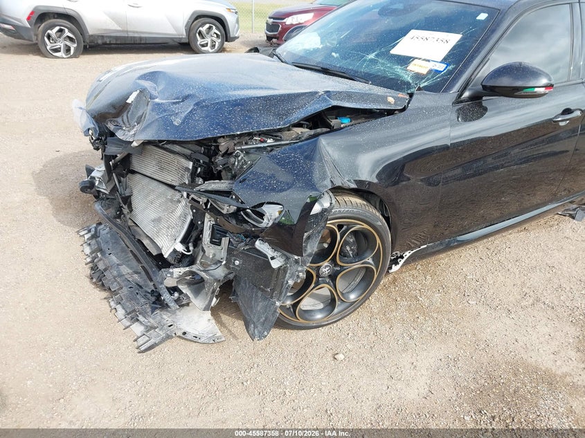 2025 ALFA ROMEO GIULIA SEDAN 2.0L I-4 DI, VVT, TURBO, 280HP