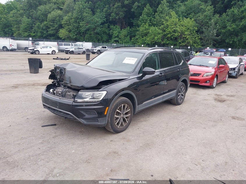 2020 VOLKSWAGEN TIGUAN auction photo 2