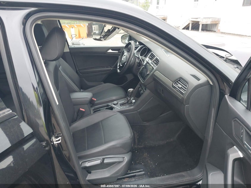 2020 VOLKSWAGEN TIGUAN auction photo 5