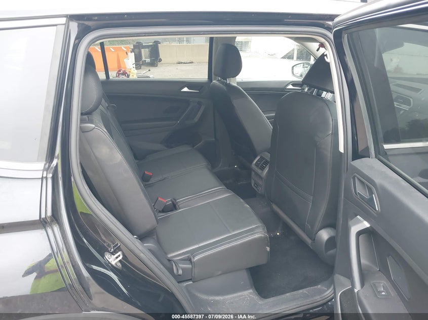 2020 VOLKSWAGEN TIGUAN auction photo 8