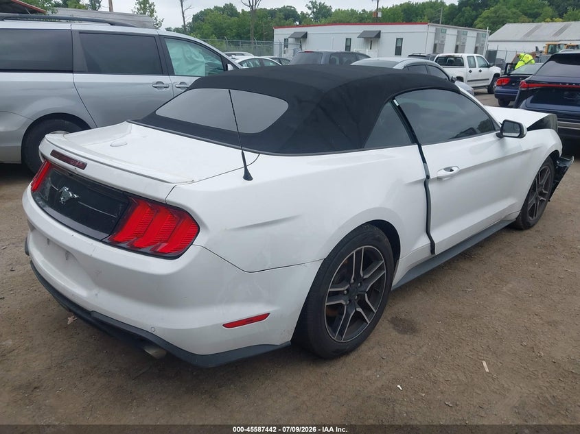 FORD MUSTANG - zdjęcie 4