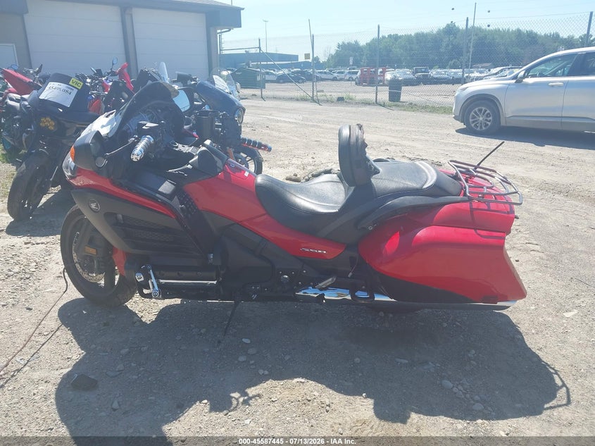 2013 Honda Gl1800 B VIN: JH2SC6847DK000881 Lot: 45587445
