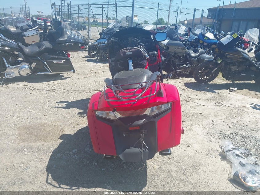 2013 Honda Gl1800 B VIN: JH2SC6847DK000881 Lot: 45587445
