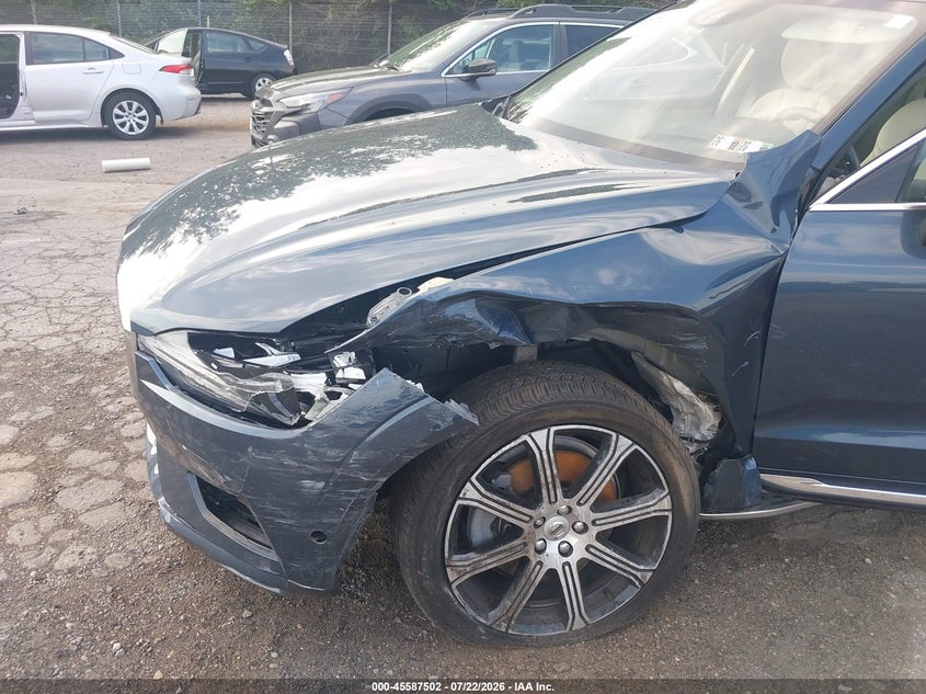 2021 VOLVO XC60 auction photo 6