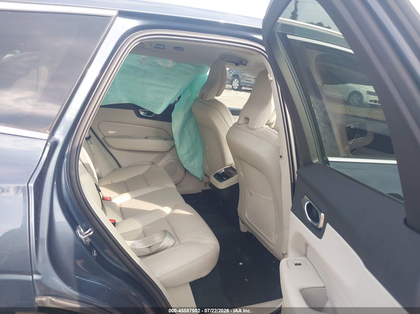 2021 VOLVO XC60 auction photo 8