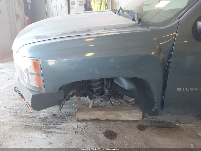 2011 CHEVROLET SILVERADO 1500 auction photo 6