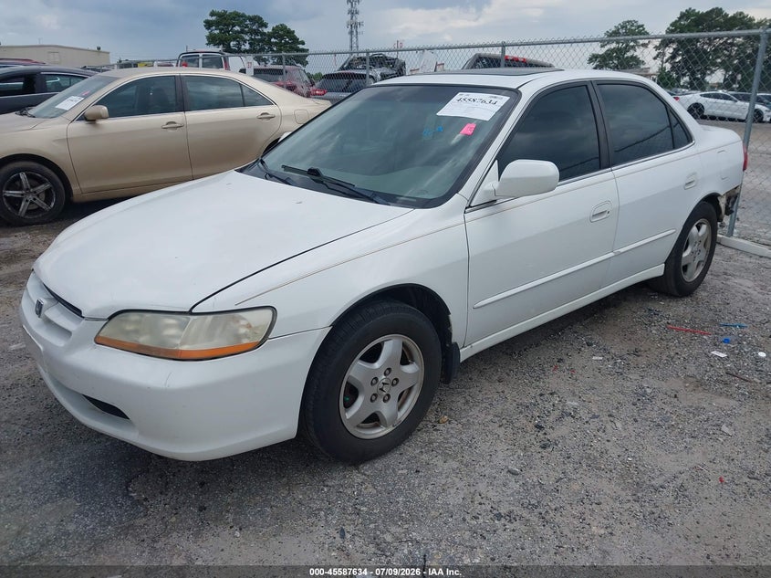 2000 Honda Accord 3.0 Ex, Rear, IAAI, VIN 1HGCG1659YA085879 — photo 2