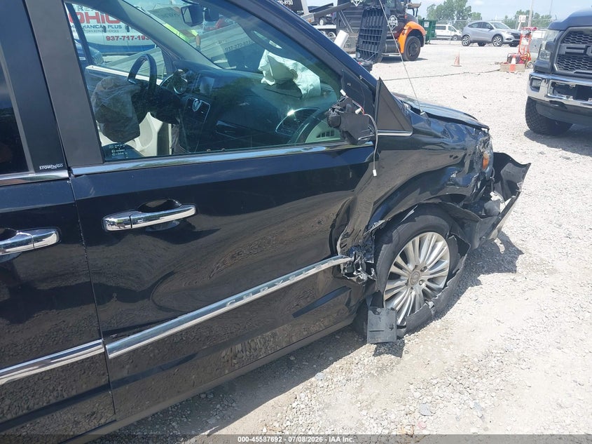 2013 Chrysler Town & Country Limited VIN: 2C4RC1GGXDR805183 Lot: 45587692