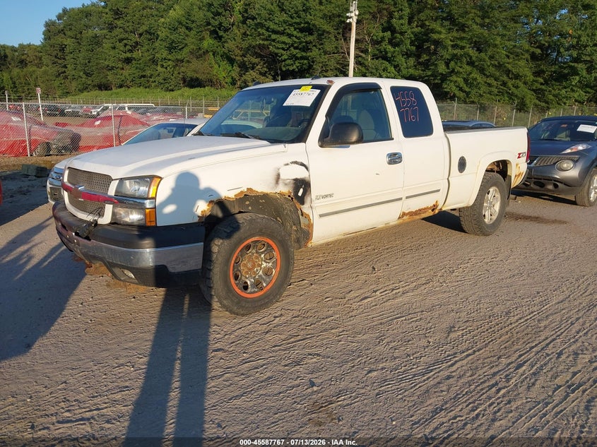 2005 Chevrolet Silverado, Normal Wear & Tear, IAAI, VIN 2GCEK19BX51229341 — photo 2
