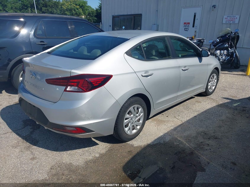 2019 HYUNDAI ELANTRA SE — Фото 4