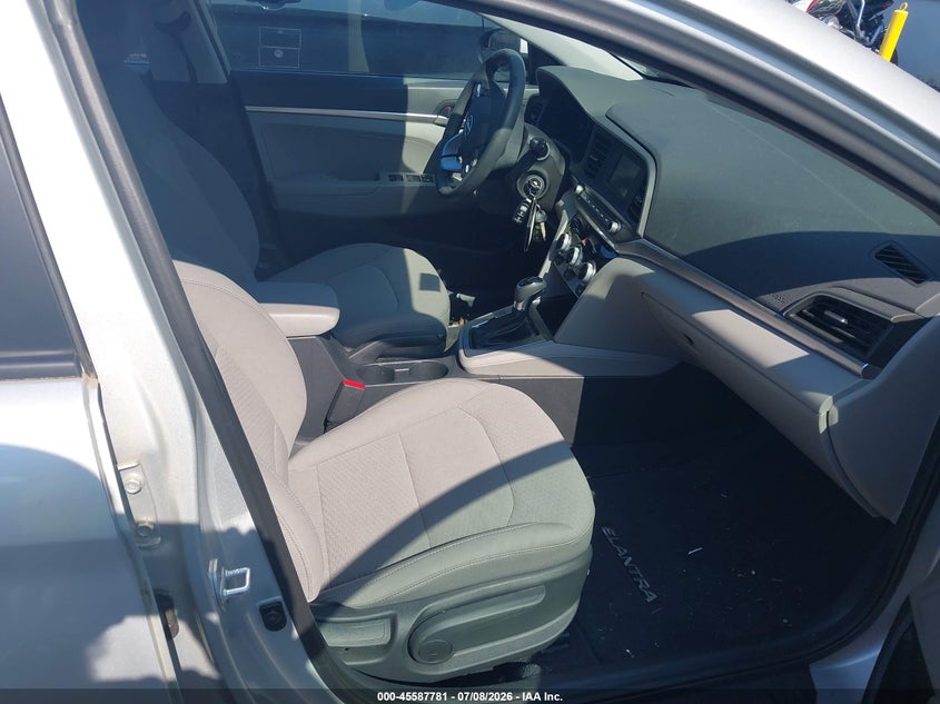 2019 HYUNDAI ELANTRA SE — Фото 5
