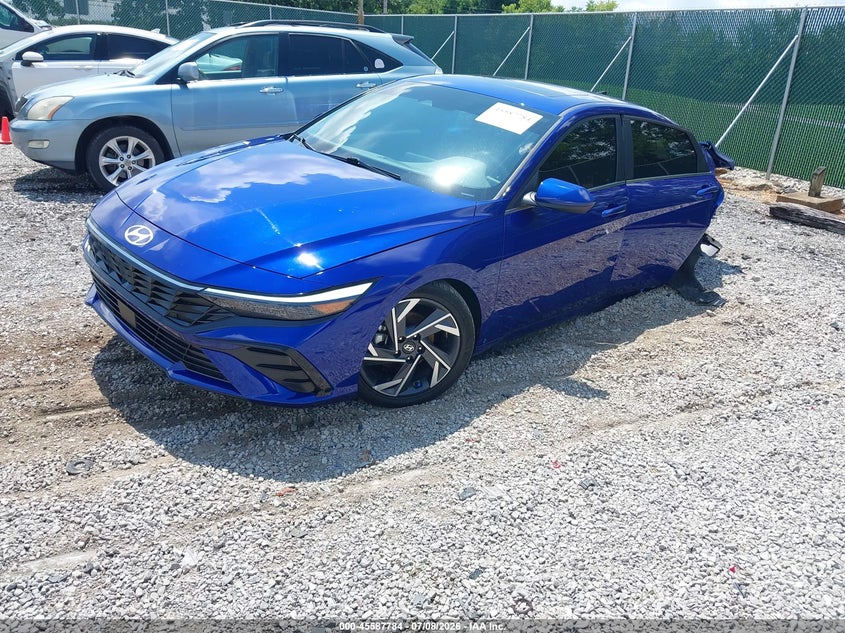 2025 HYUNDAI ELANTRA auction photo 2
