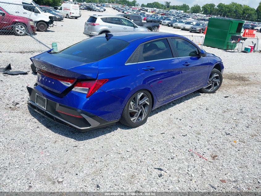 2025 HYUNDAI ELANTRA auction photo 4