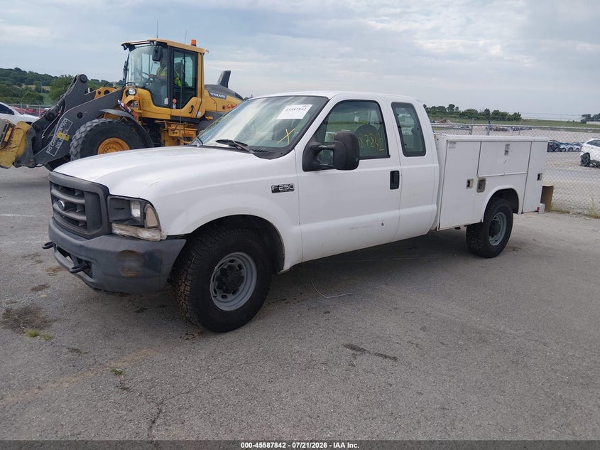 2004 FORD F-250 auction photo 2