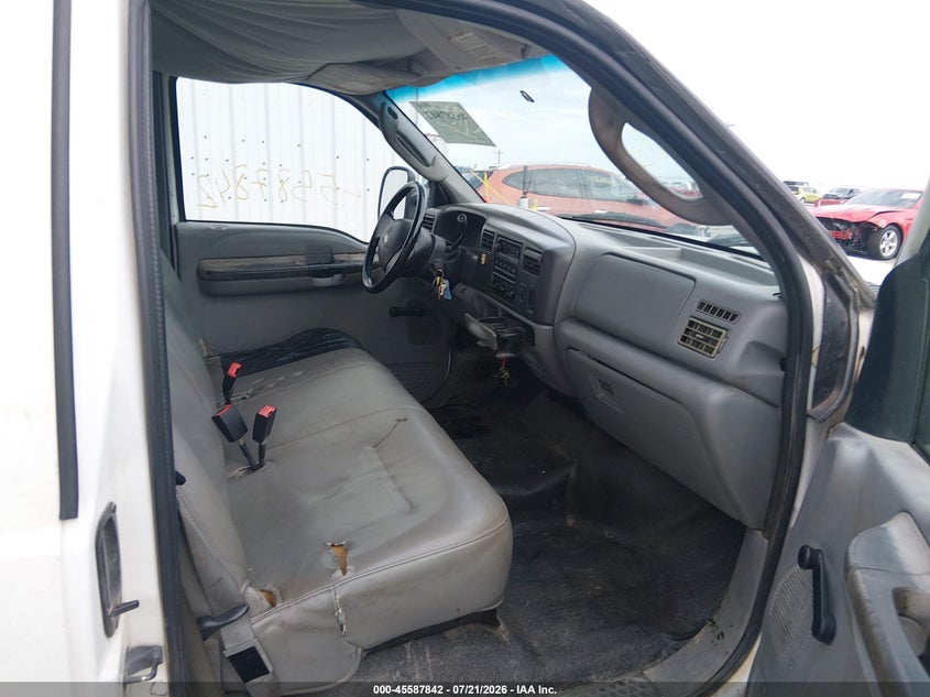 2004 FORD F-250 auction photo 5