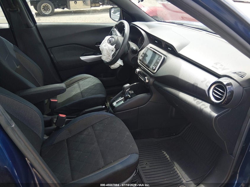 2018 NISSAN KICKS auction photo 5