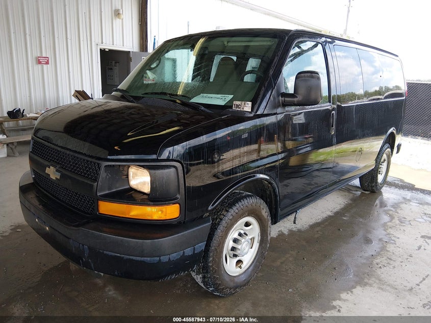 2015 CHEVROLET EXPRESS 2500 auction photo 2