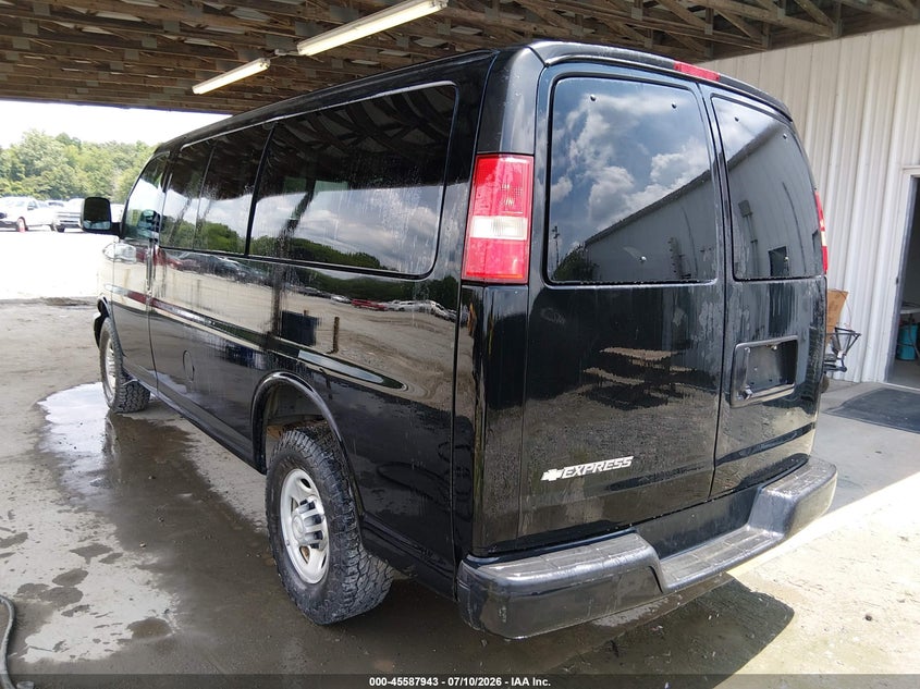 2015 CHEVROLET EXPRESS 2500 auction photo 3