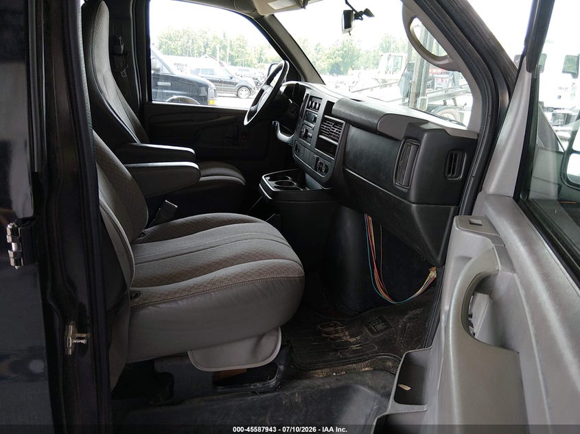 2015 CHEVROLET EXPRESS 2500 auction photo 5