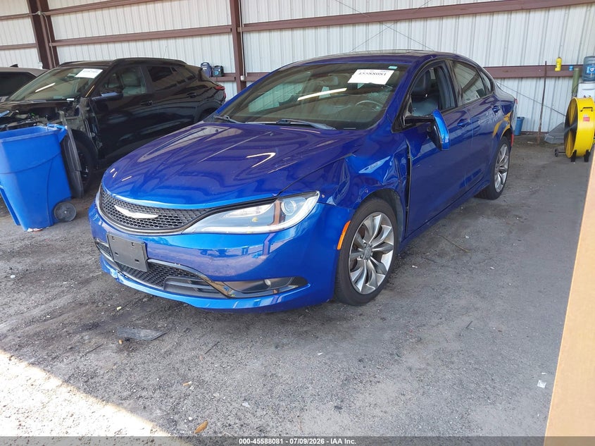 2015 Chrysler 200, Left Front, IAAI, VIN 1C3CCCBB6FN555409 — photo 2
