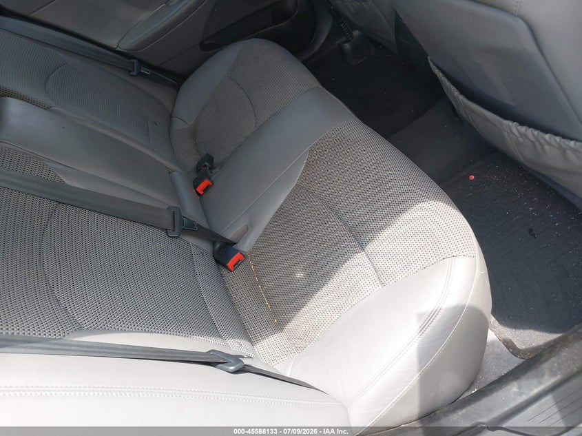 2011 HYUNDAI SONATA auction photo 8